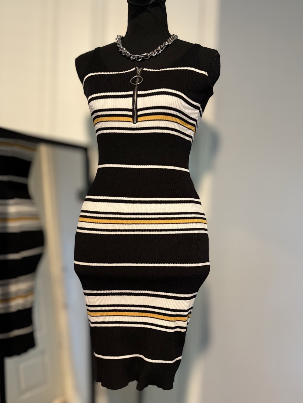 Striped Ribbed Knit Dress with zipper Sz Small